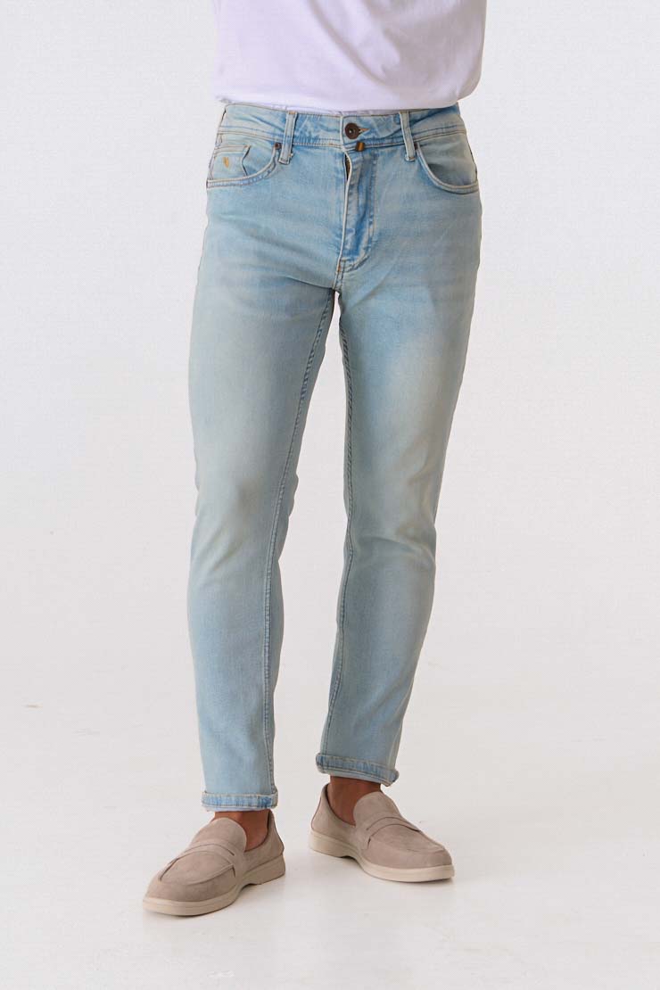 Джинси вузького крою 
