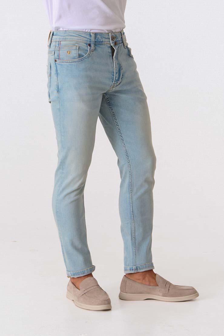 Джинси вузького крою 