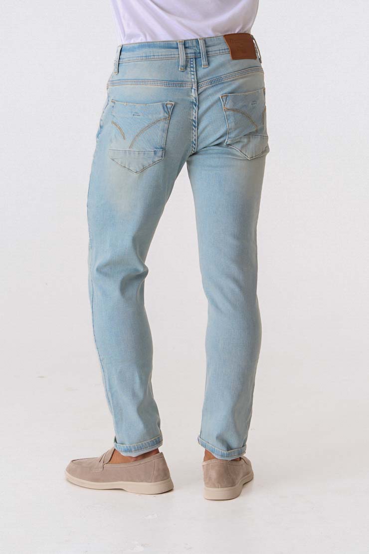 Джинси вузького крою 