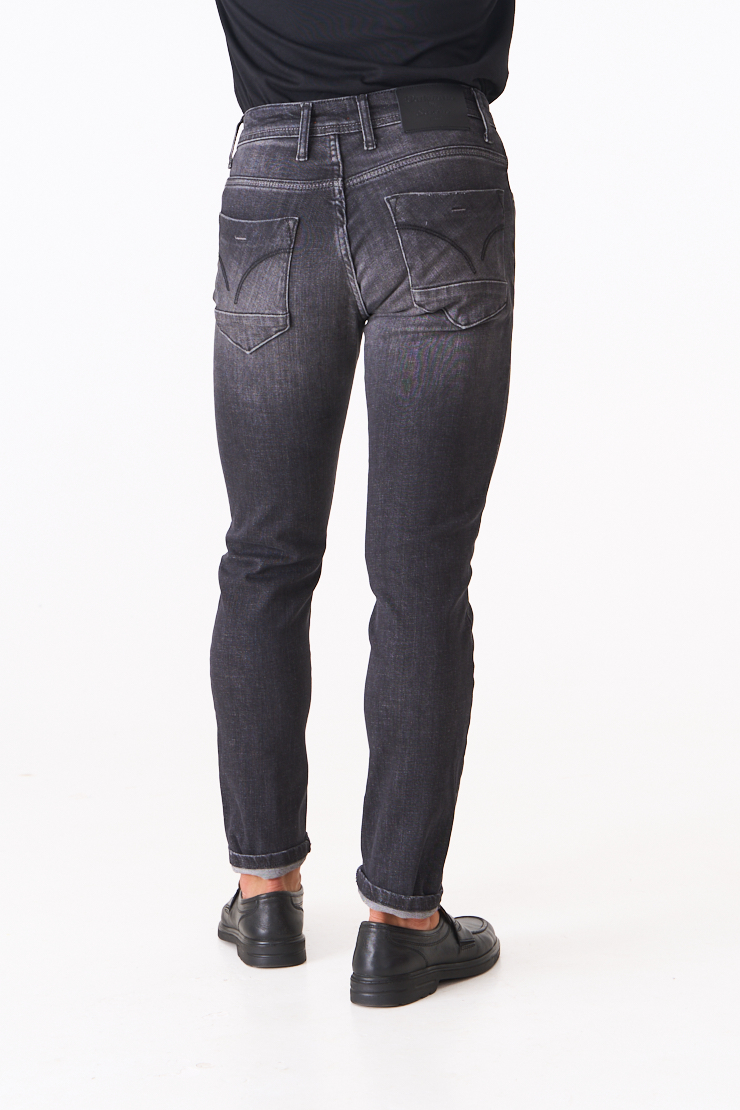 Джинси вузького крою 