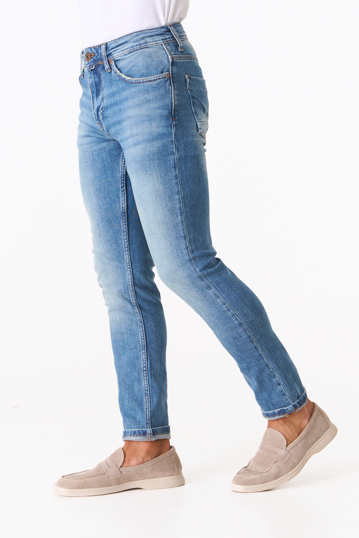 Джинси вузького крою 