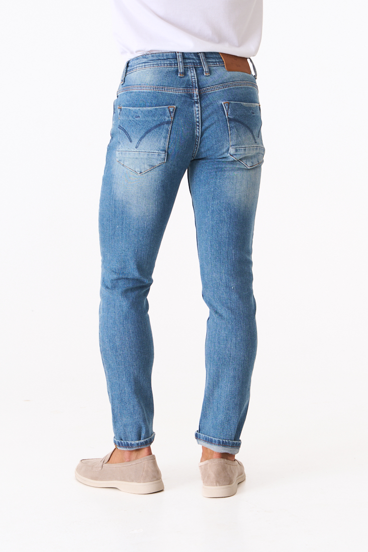 Джинси вузького крою 