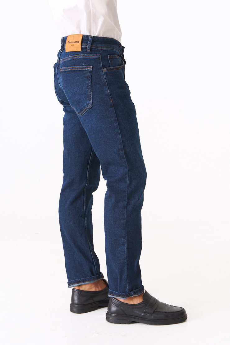 Джинси вузького крою