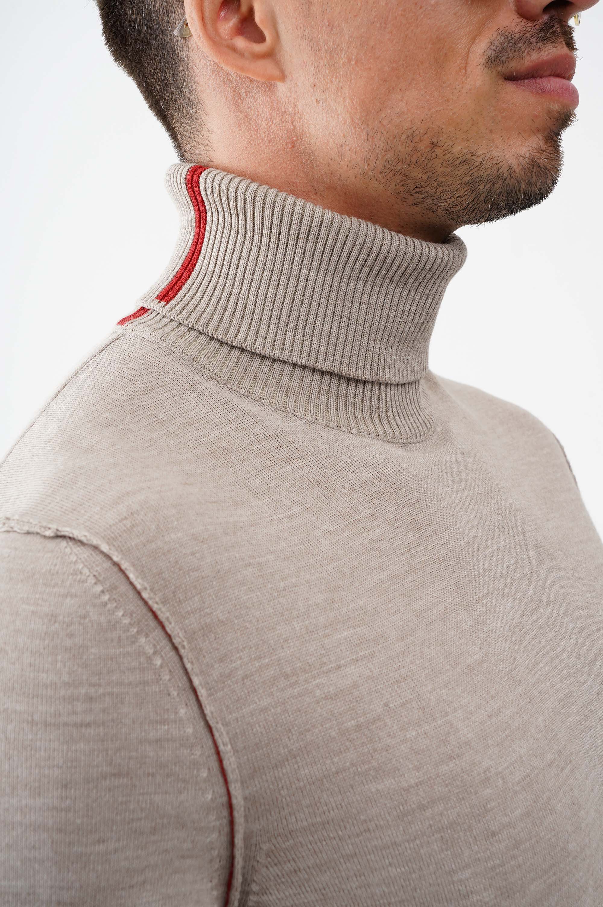 Светр на основі вовни з високим коміром