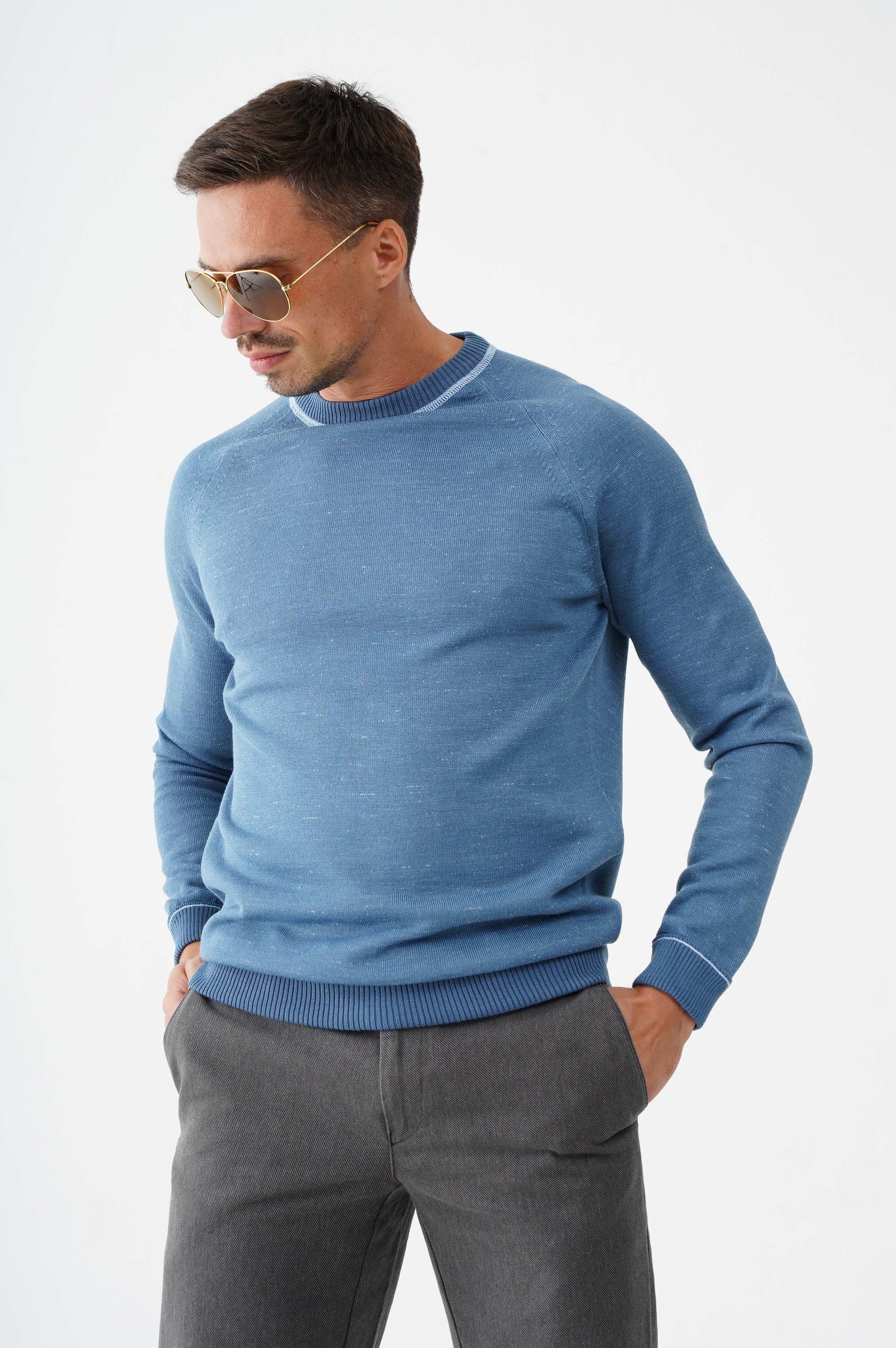 Светр з круглим горлом