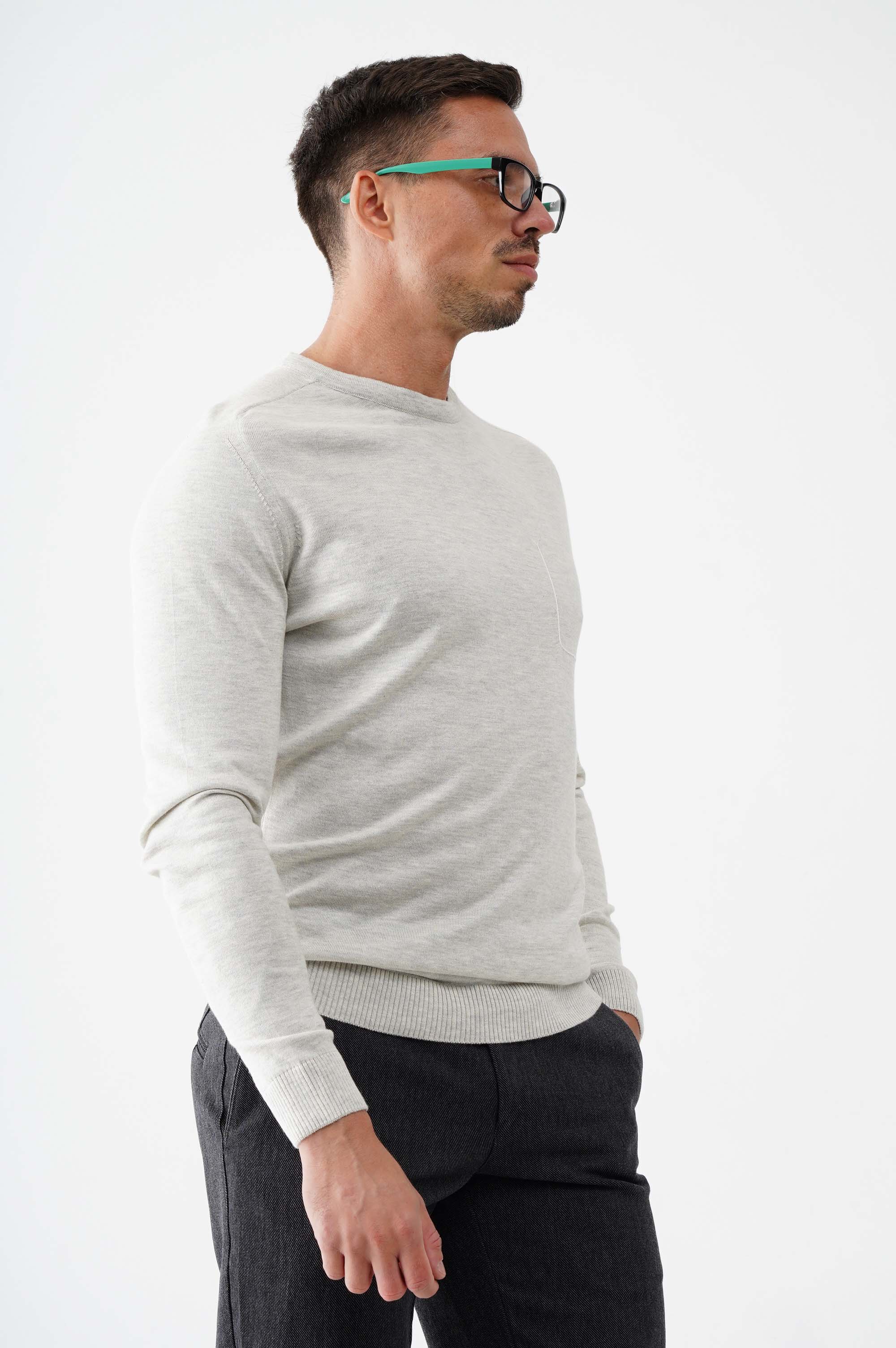 Светр з круглою горловиною