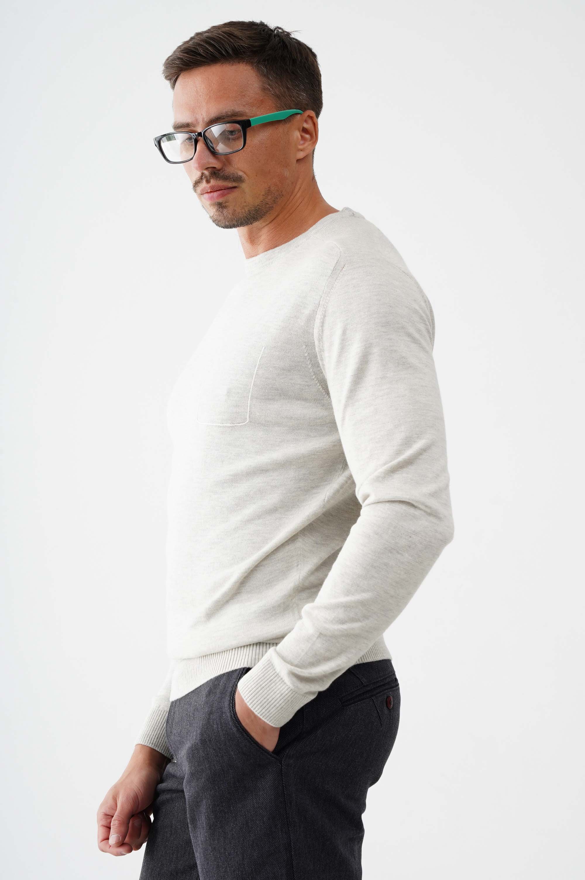 Светр з круглою горловиною