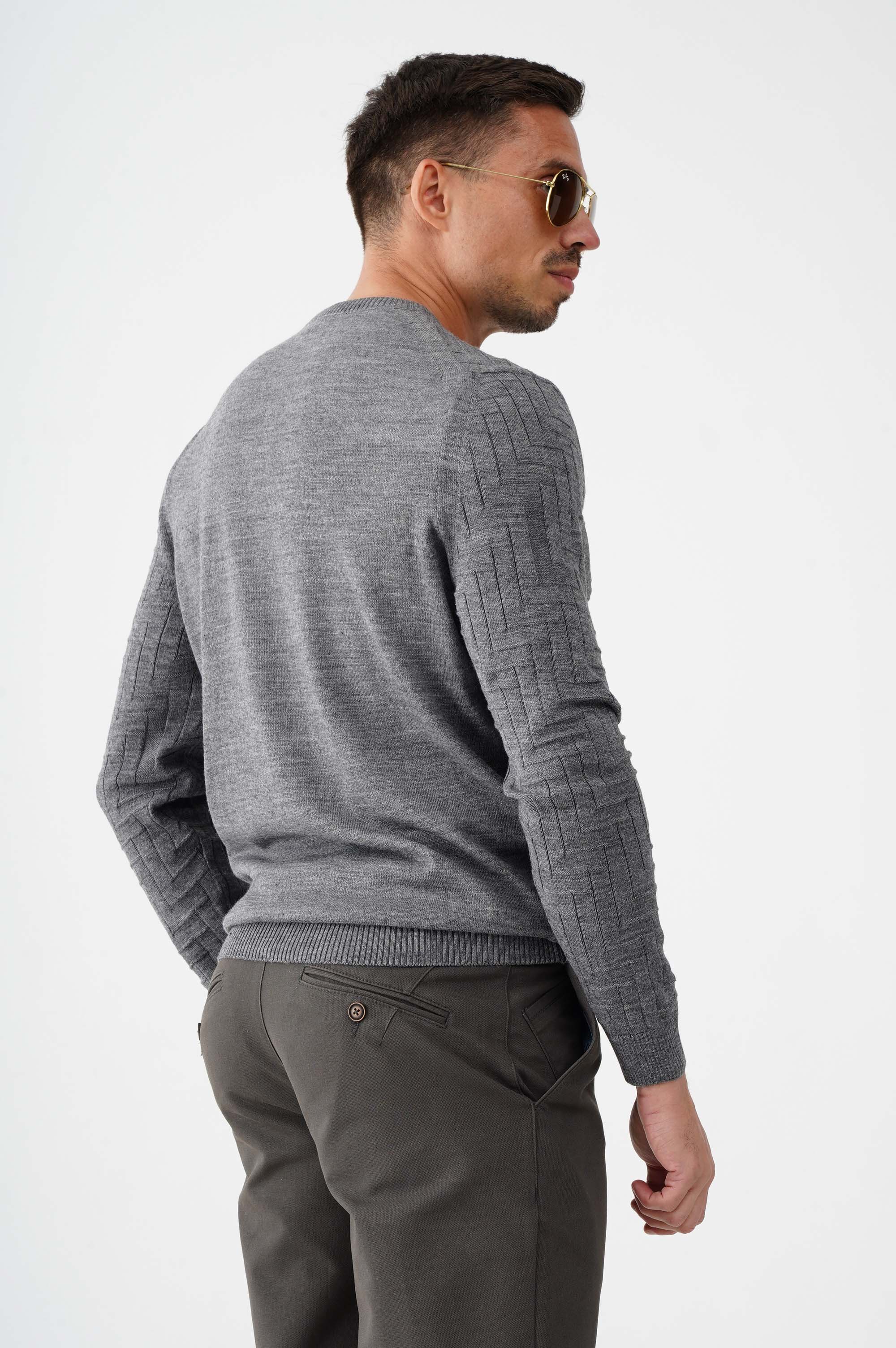 Фактурний светр із круглою горловиною