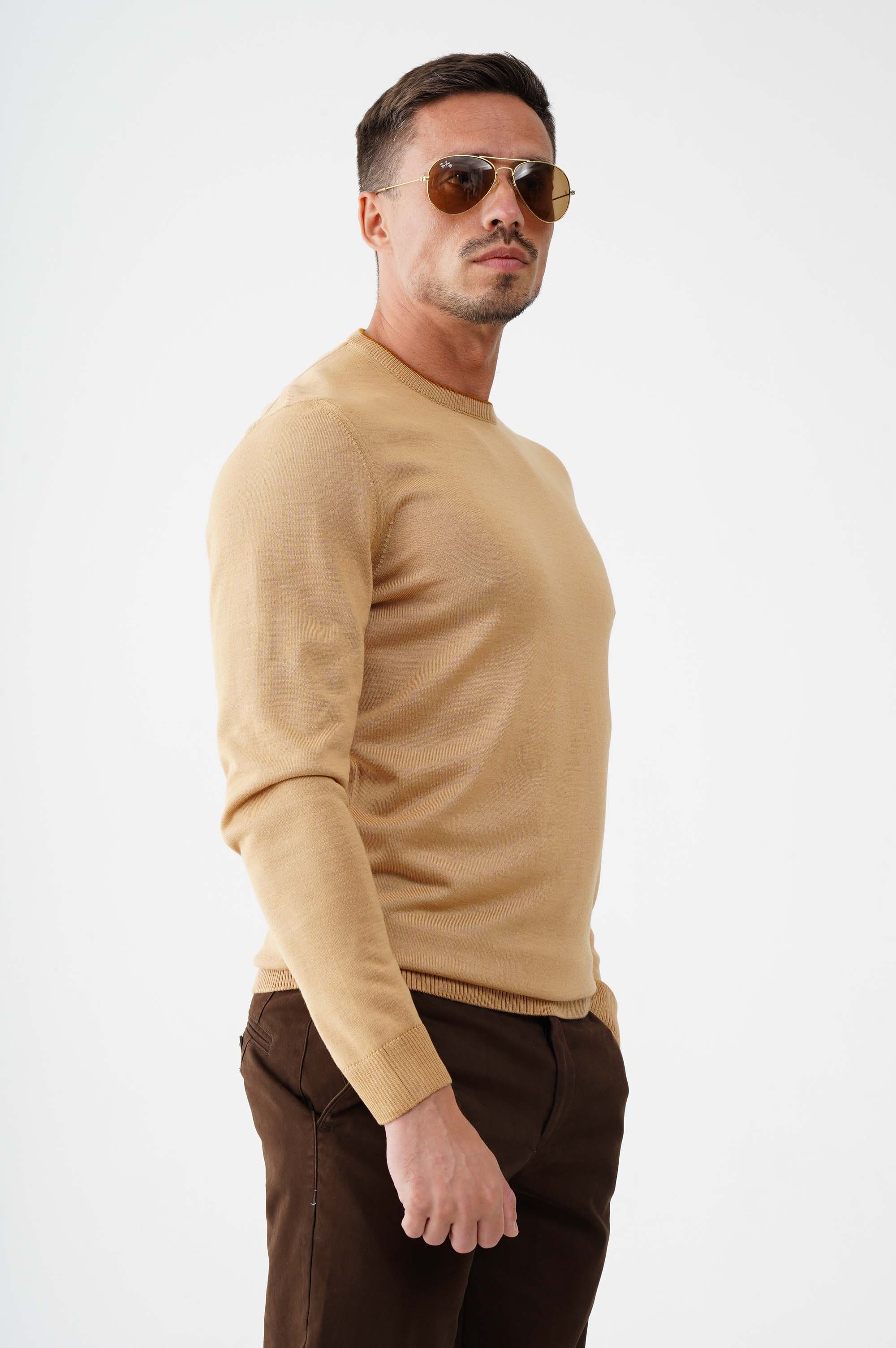 Светр на основі вовни