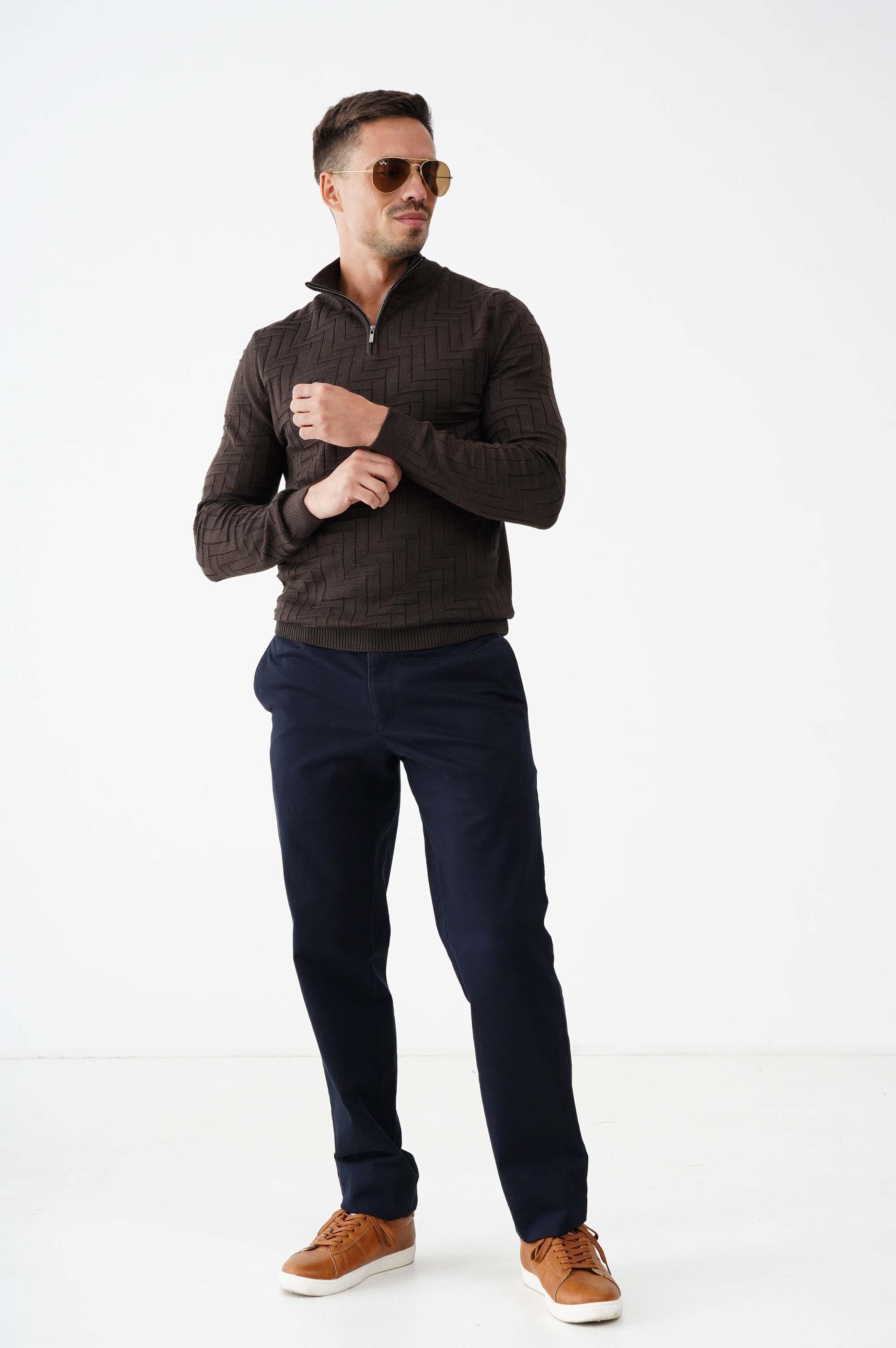 Светр  із блискавкою на комірі