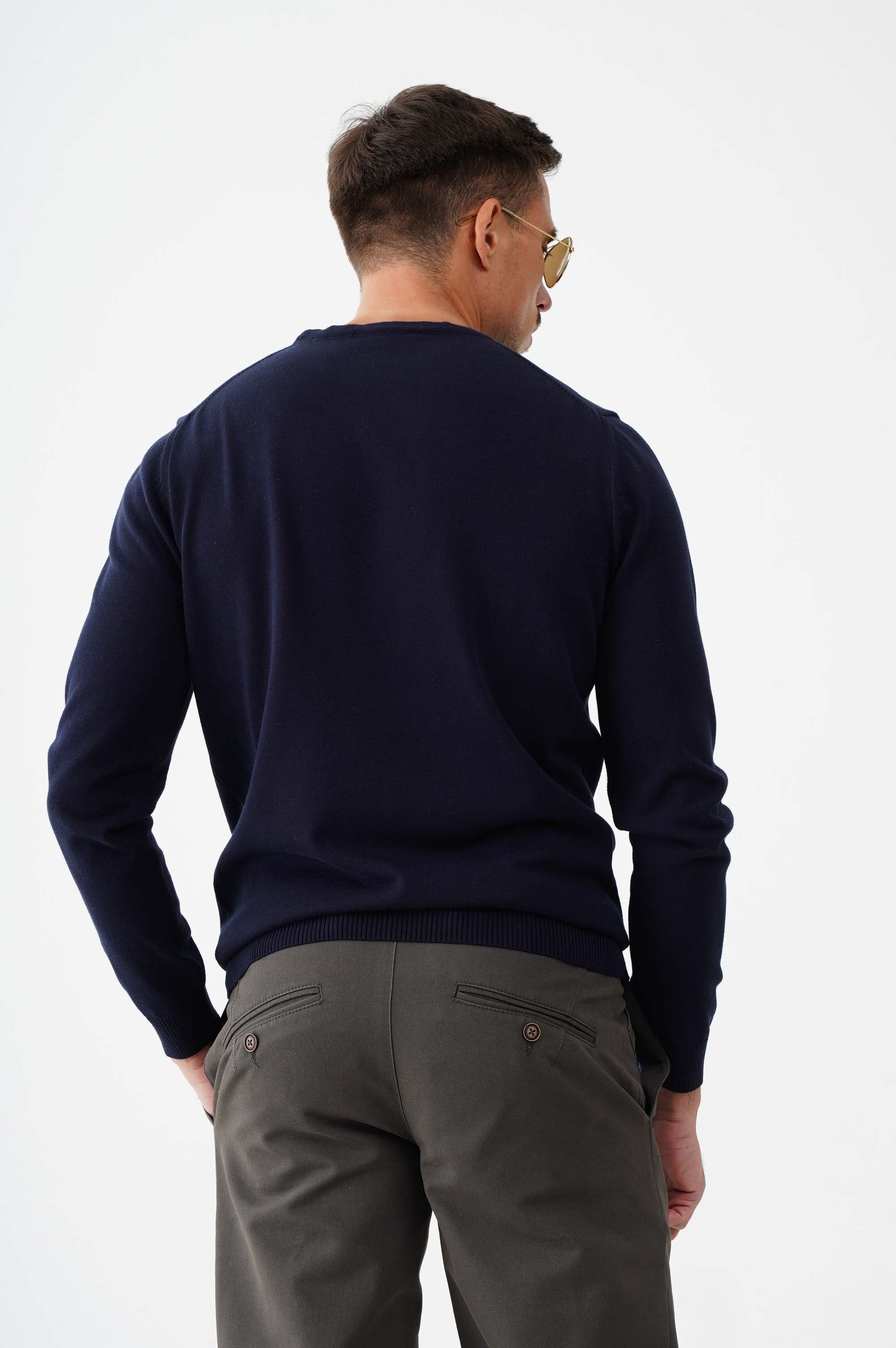 Светр зі 100% бавовни з круглою горловиною