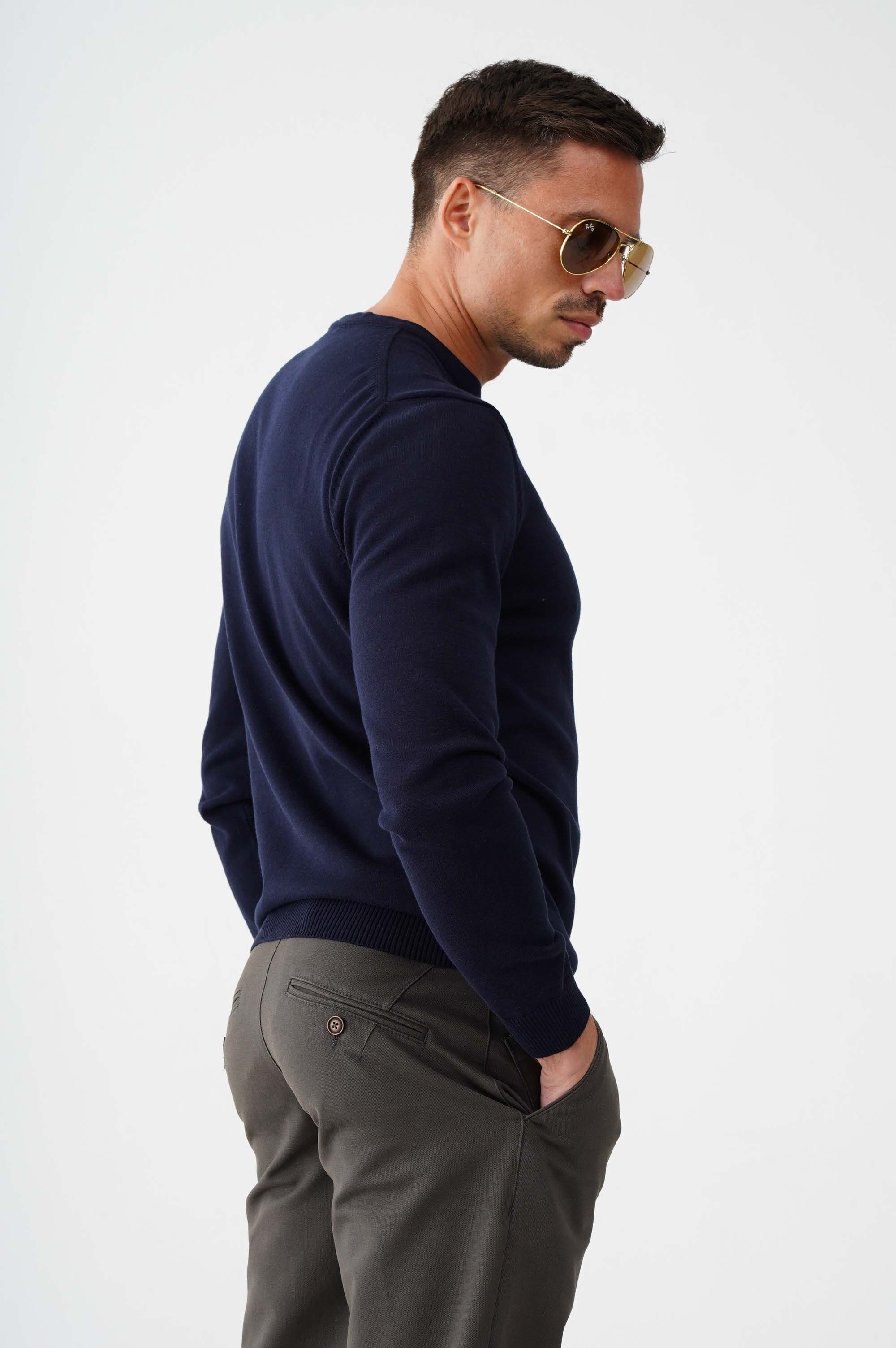 Светр зі 100% бавовни з круглою горловиною