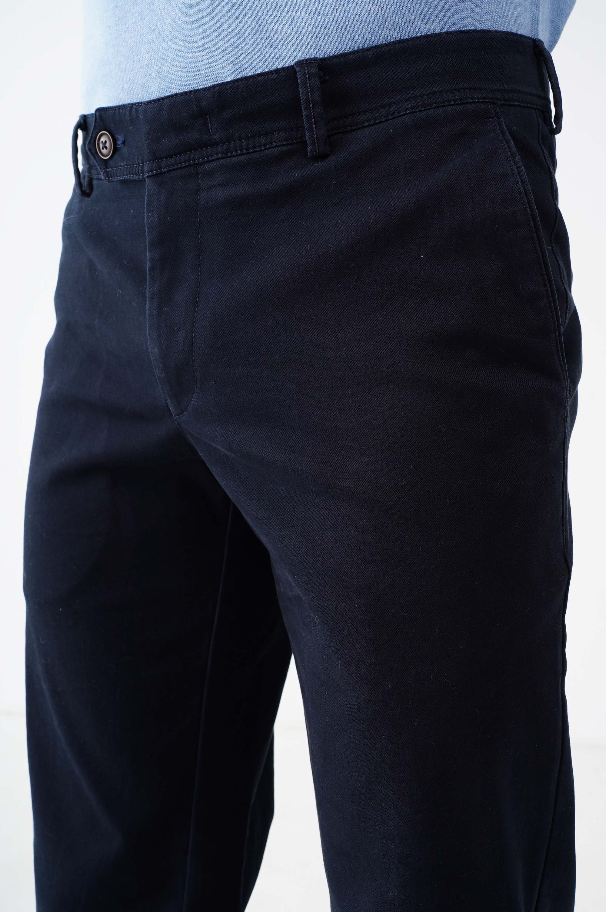 Штани вузького крою