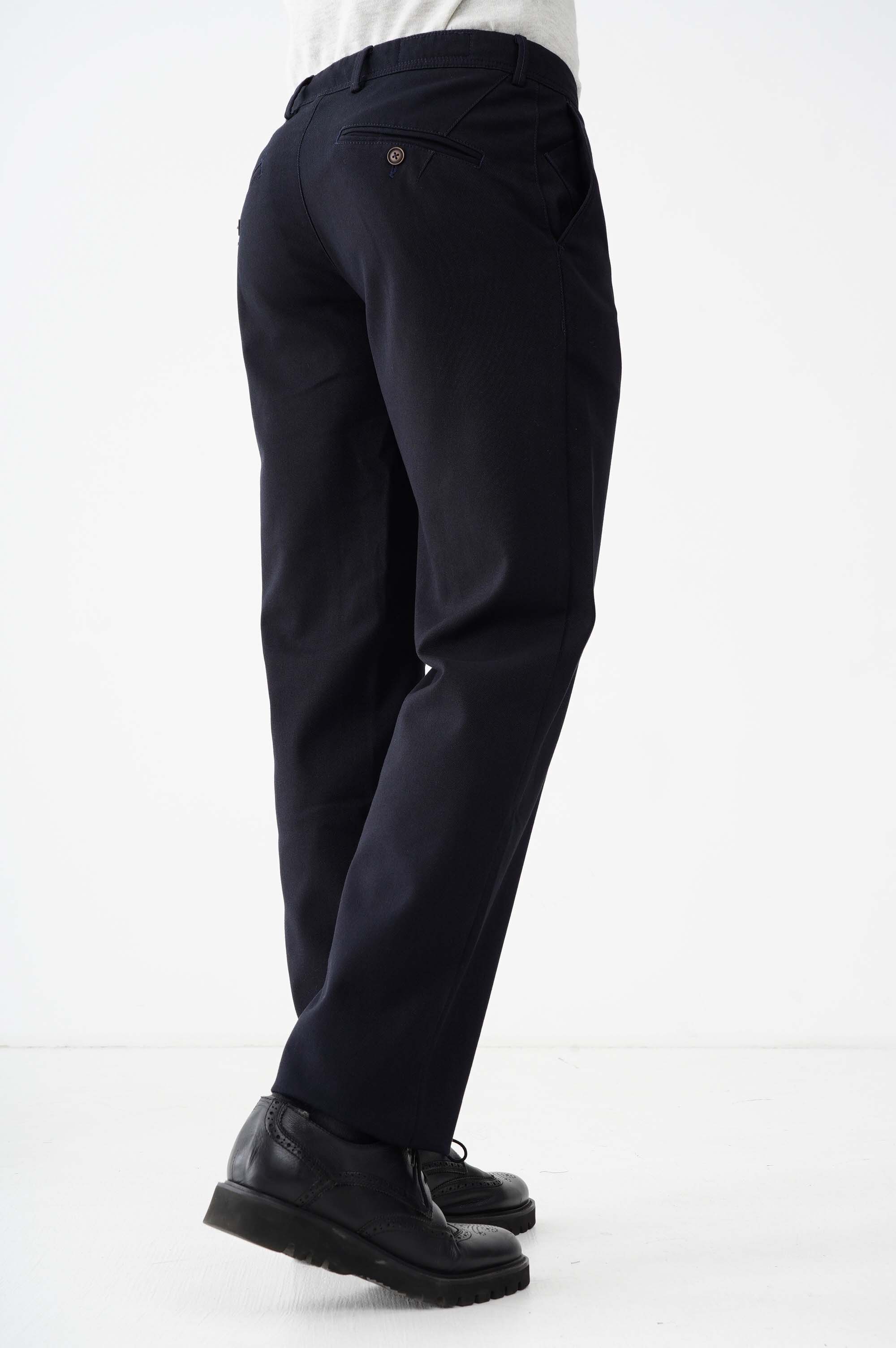 Штани вузького крою