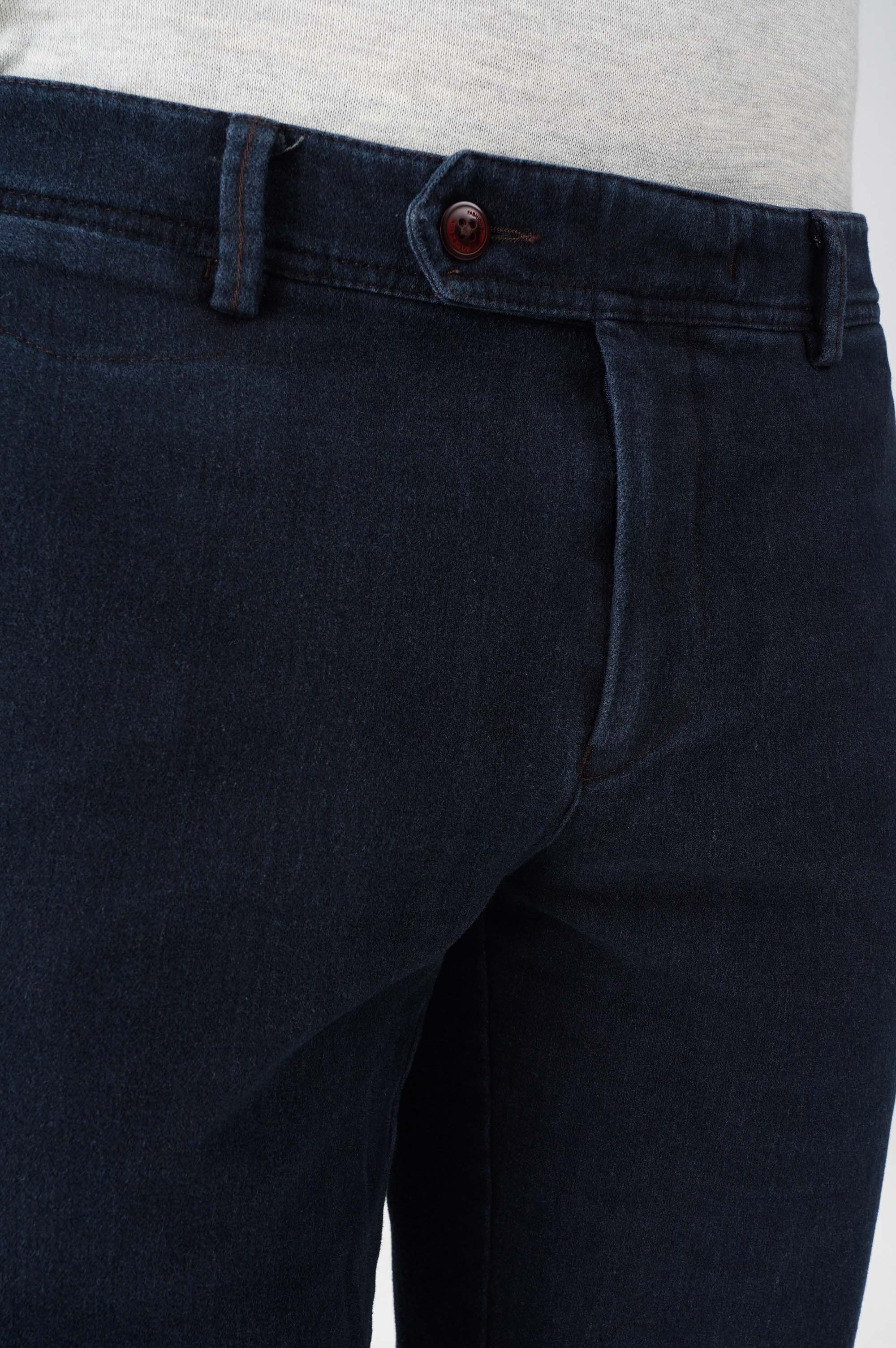 Штани вузького крою