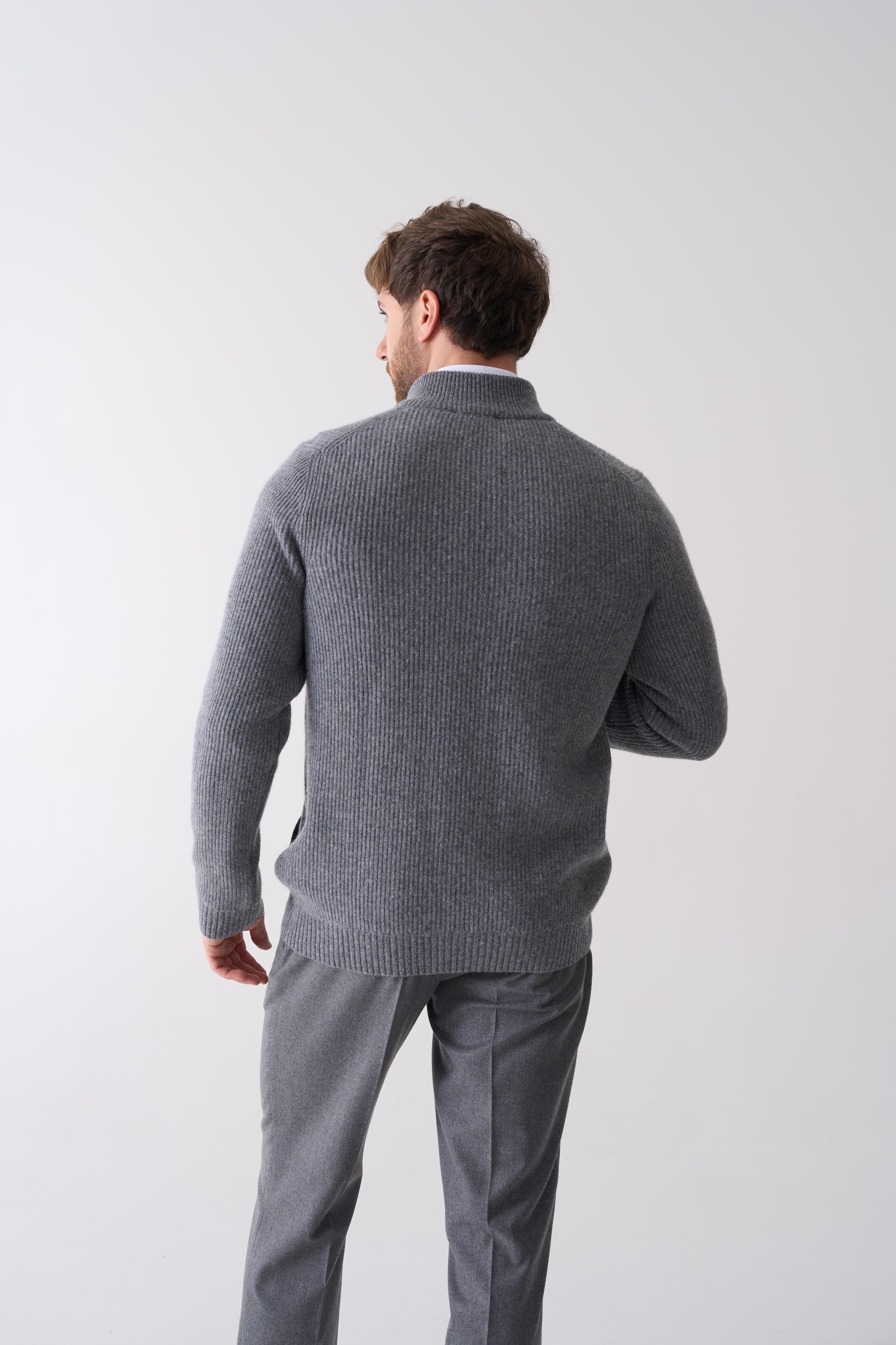 Кардиган на основі вовни