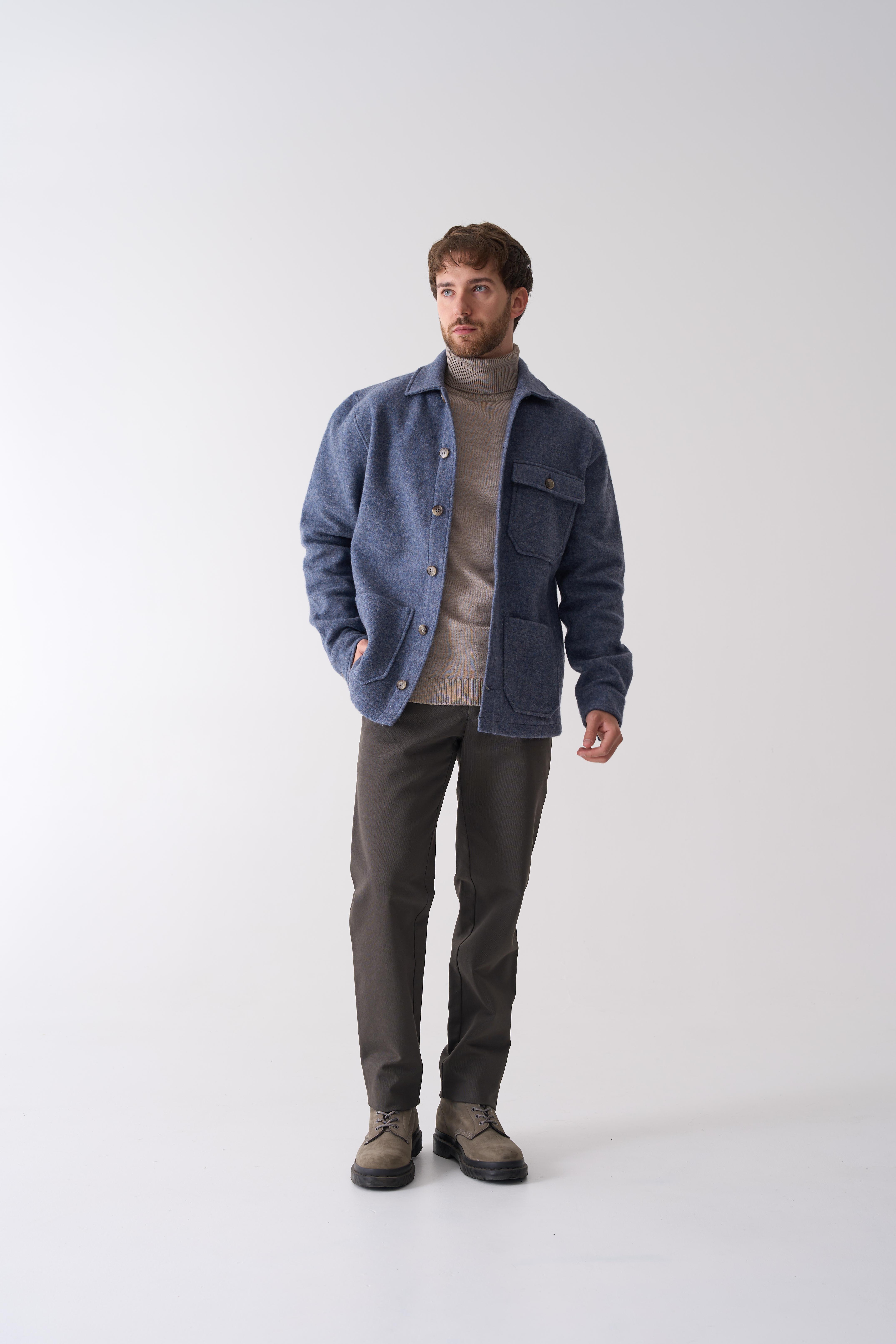 Сорочка з накладними кишенями