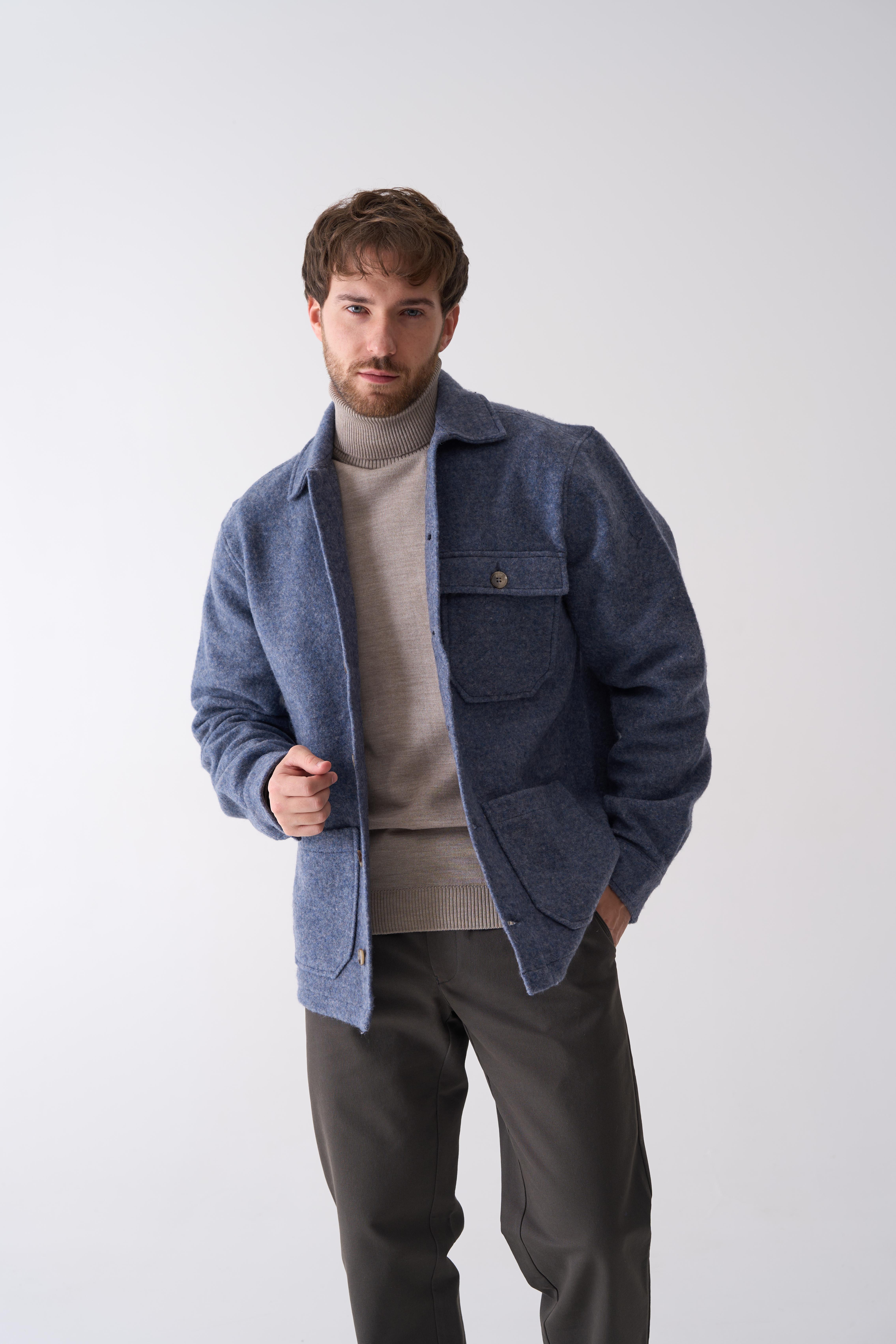 Сорочка з накладними кишенями