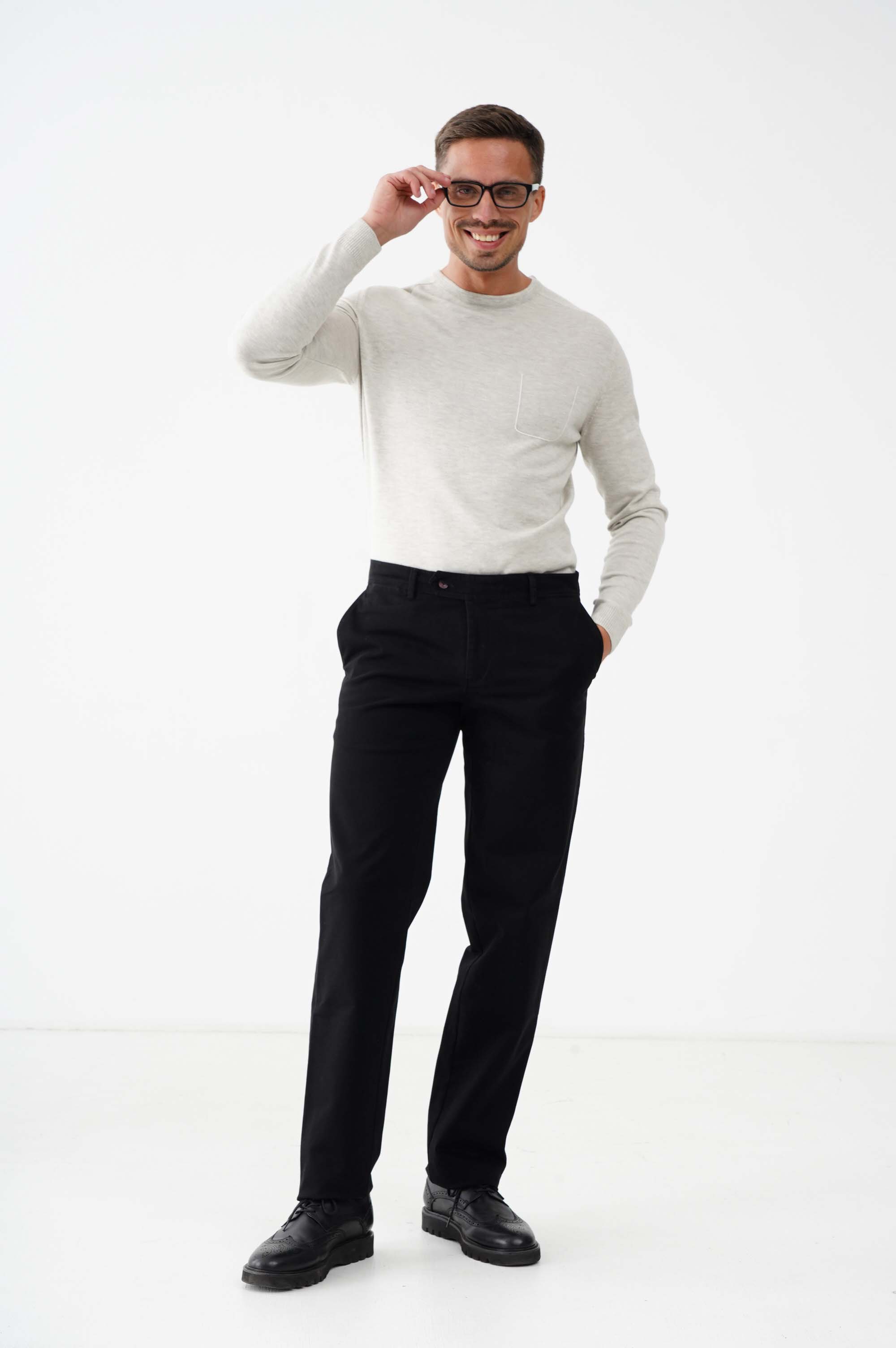 Штани вузького крою